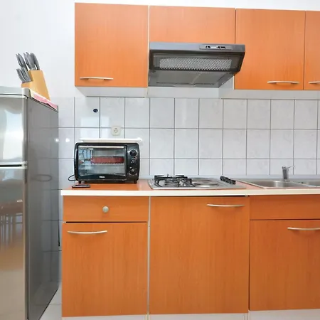 アパート 2 Bedroom Awesome Apartment In Ivan Dolac イバン・ドーラッツ