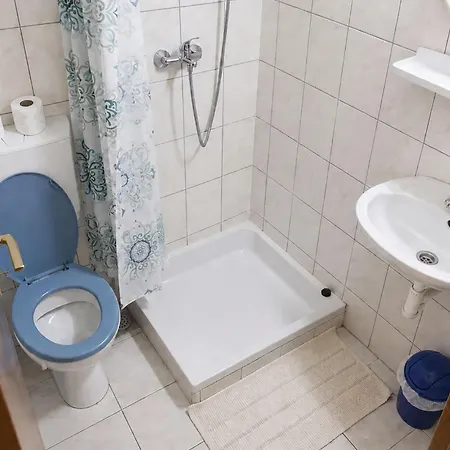 アパート 2 Bedroom Awesome Apartment In Ivan Dolac *